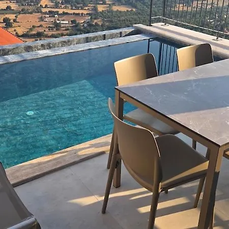 Villa Aera - *
